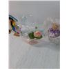 Image 3 : J - line Tote Couple Résine Decoration, (2) Small Blown Glass Swan Vases, misc