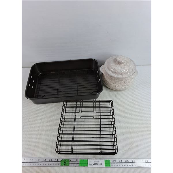 Roasting Pan w/Racks and Ceramic Pot w/Lid