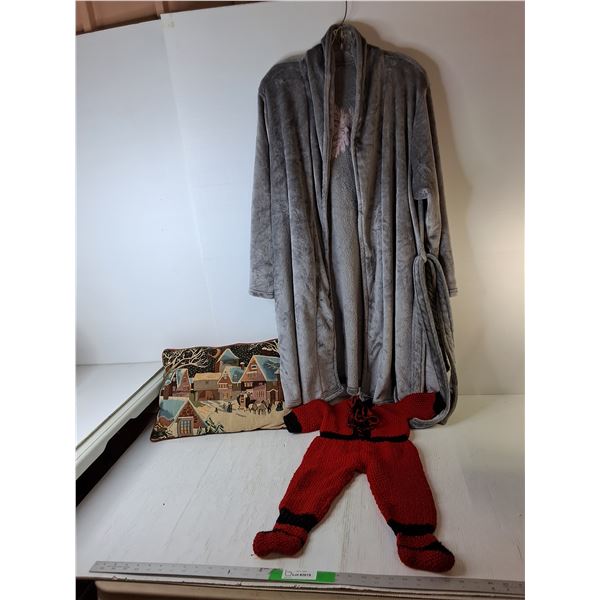Christmas Throw Pillow, Robe- Approx. L, Infant Onesie