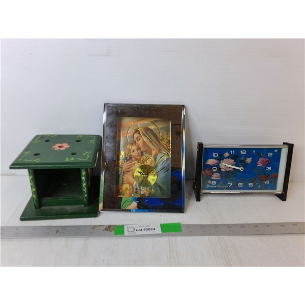 Flower & Infant Jesus Clocks, Penholder