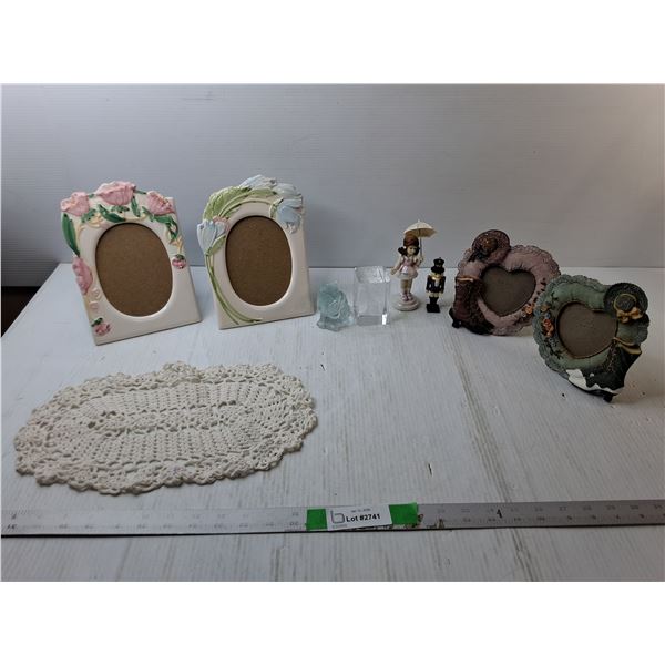 Photo Frames, Doily, Paperweights, Misc.