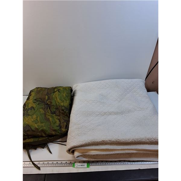 Camouflage Weatherproof Tie Blanket - Approx 50" x 60" & Queen Sized Quilt - Needs Cleaning