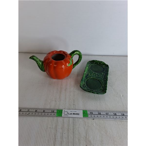 Tomato Tea Pot, Leaf Tea Plate
