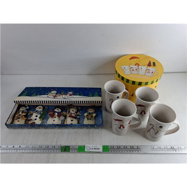 Set of (4) 15 Oz Coffee Mugs, Christmas Tree Ornaments