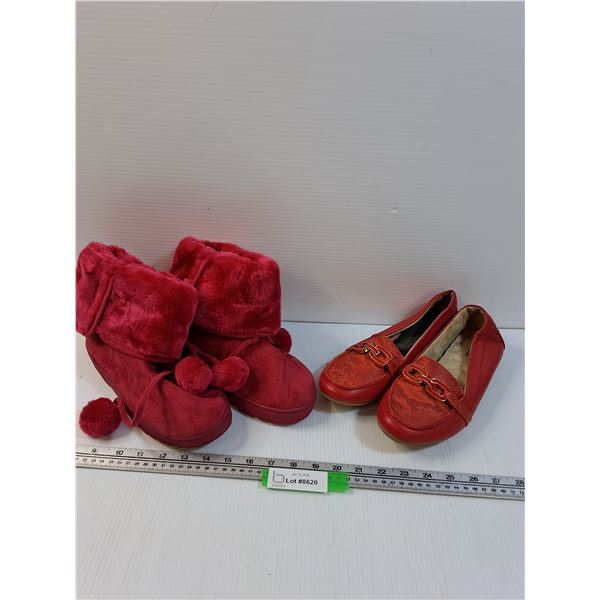 (2) Womens Shoes: Size 9M