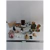 Image 1 : Assorted Table Decor/Ornaments, Keychains