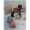 Image 2 : Assorted Table Decor/Ornaments, Keychains