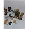 Image 3 : Assorted Table Decor/Ornaments, Keychains