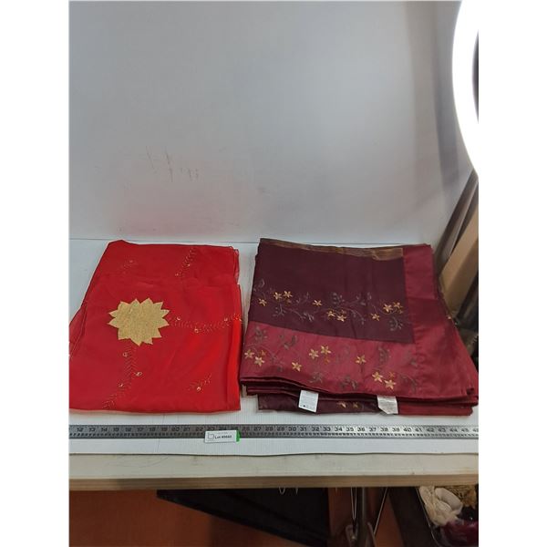 (3) Rod Pocket Panels - 40" x 84", 2 Square 32" Table Cloths