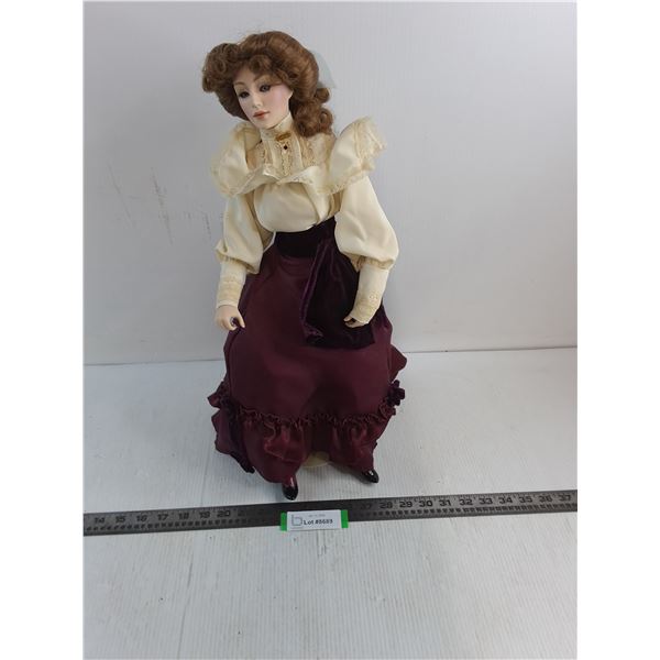 Franklin Mint Heirloom Doll "Gibson Girl" w/Stand - 20" Tall