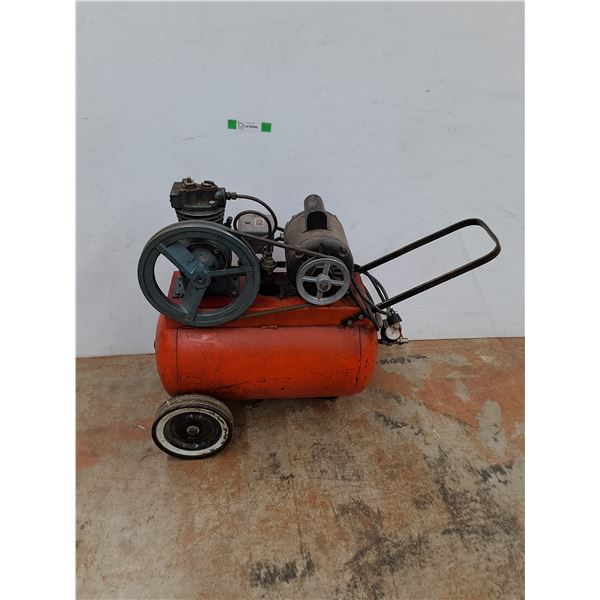 *Air Compressor, Unknown Tank Size, Powers On, Cannot Ship