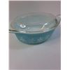 Image 2 : PYREX Turquoise Snowflake 1.5Qt Casserole Dish w/ Lid