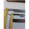 Image 2 : (3) Vintage Straight Edge Razors