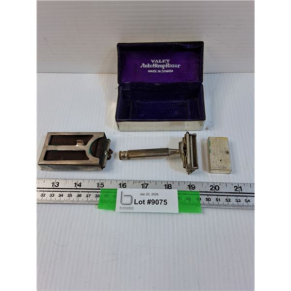 Vintage Mens Razor w/Case