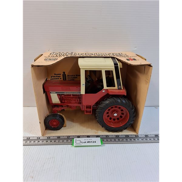 ERTL International 1585 Tractor Model - 1:16 Scale