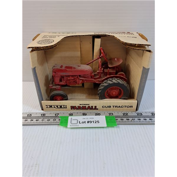 ERTL Farmall Cub Tractor Model - 1:16 Scale