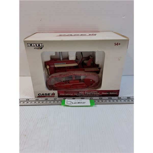ERTL Case International Harvester T-340 Crawler Model - 1:32 Scale Approx