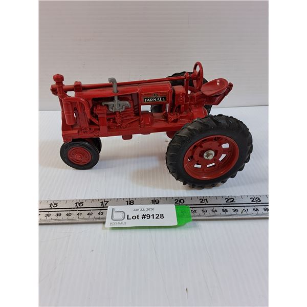 Farm-all Die Cast Model Tractor F-20 - 1:24 Scale Approx