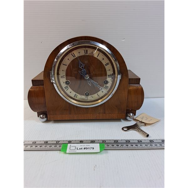 Wind-up Mantle Clock - As Is - 9" x 12" x 4.5"