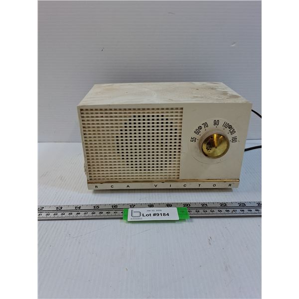 RCA Victor Vintage Radio - As Is - 9" x 6" x 5.5"