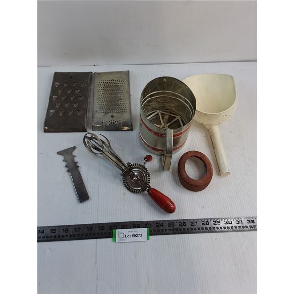 Assorted Vintage Kitchen Implements