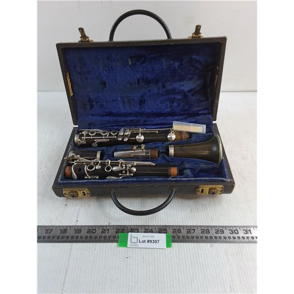 Vintage Clarinet w/Carry Case - As is