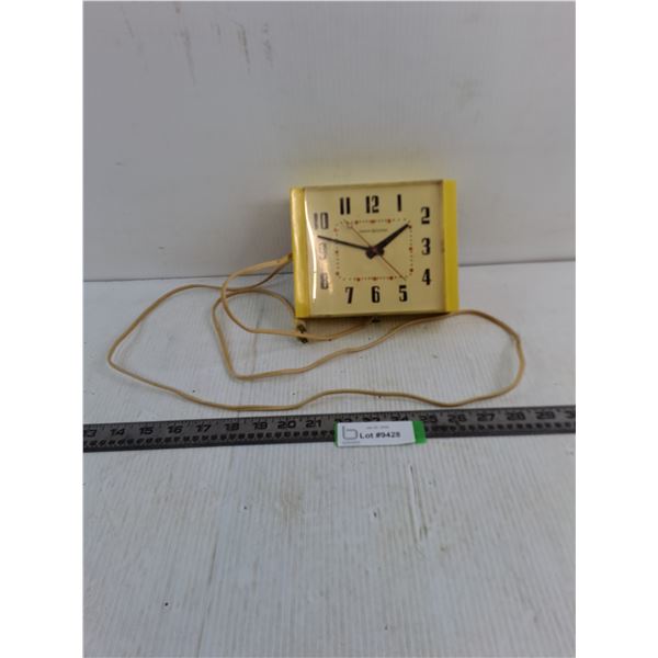 Vintage GE Wall Mount Kitchen Clock - Working