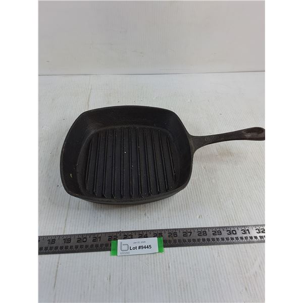 "The Mulino" Cast Iron Skillet Fry Pan - 10" x 10" Fry Surface