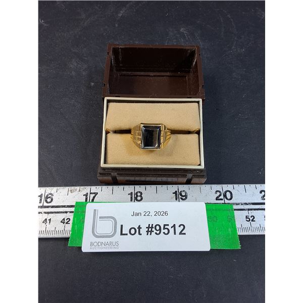 ^ Men's 10Kt Gold Ring w/Black Alaskan Stone - Size 9