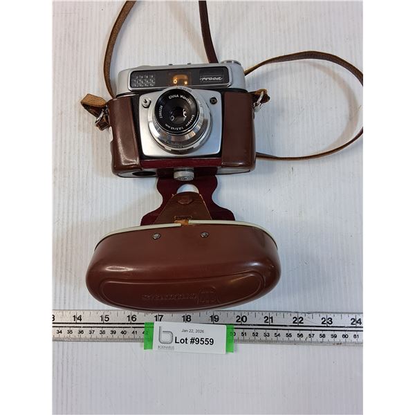 Montanus German Made Vintage Camera in Leather Case - As Is