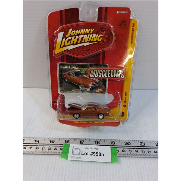 Johnny Lightning Die Cast Car: 1969 AMC AMX