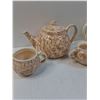 Image 2 : (2) Teapots & Sugar & Creamer Set