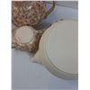 Image 4 : (2) Teapots & Sugar & Creamer Set