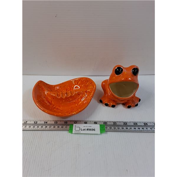 Ceramic Ashtray & Frog Sponge Holder