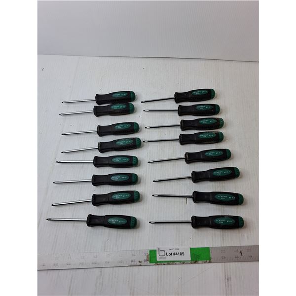 (16) Robertson Screwdrivers