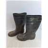 Image 2 : DiamondBack Rubber Boots - Size 9