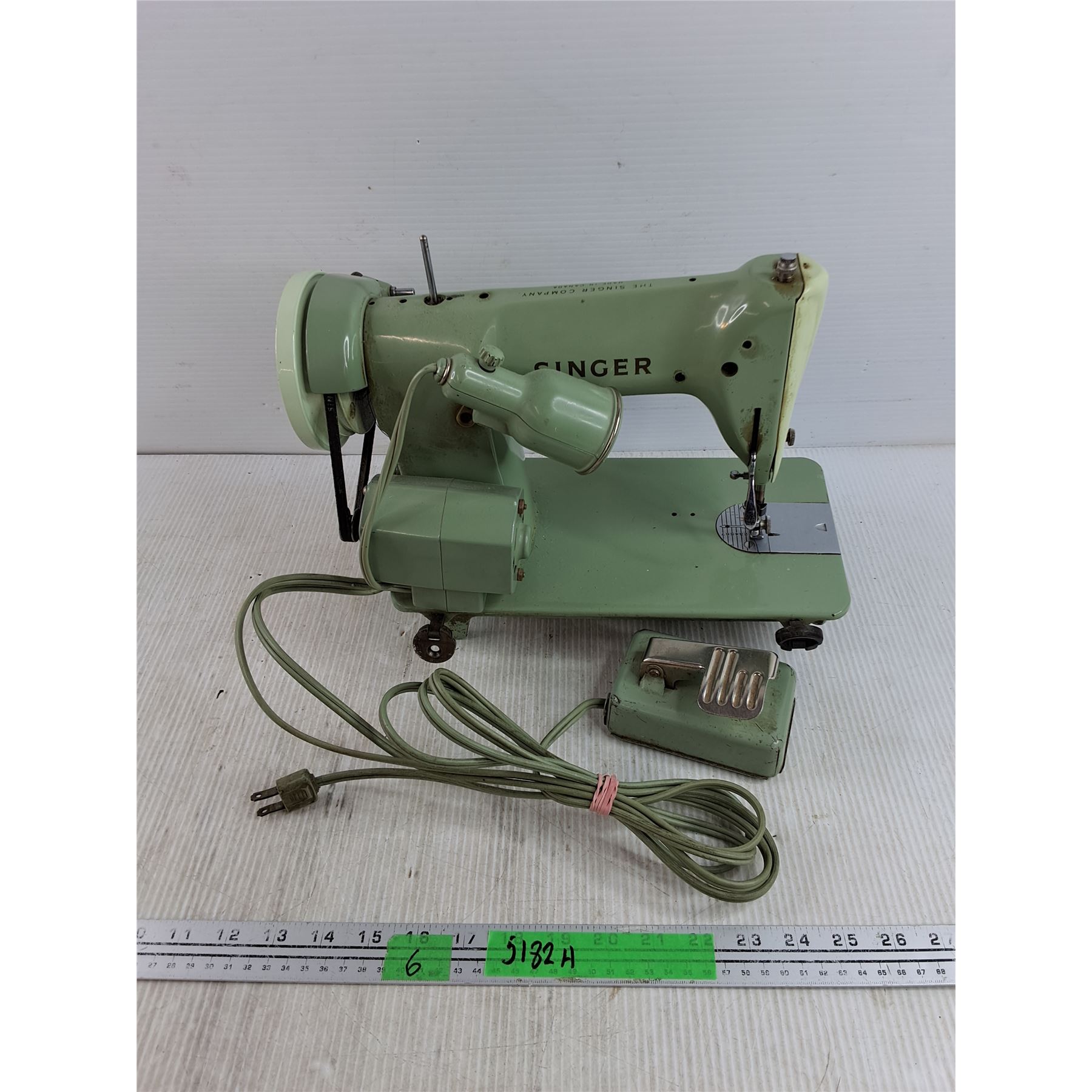 Vintage Singer Sewing Machine-Model 185J Cat No RFJ8-8 (Powers On, May ...