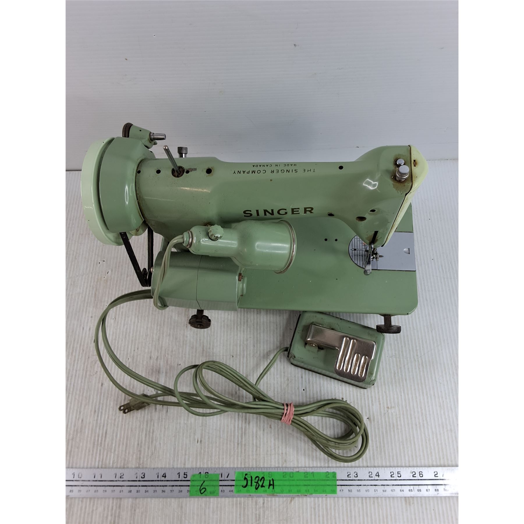 Vintage Singer Sewing Machine-Model 185J Cat No RFJ8-8 (Powers On, May ...