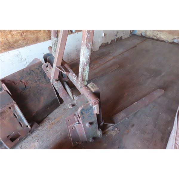 Pallet Forks for Front-End Loader, Pin-Mount Style