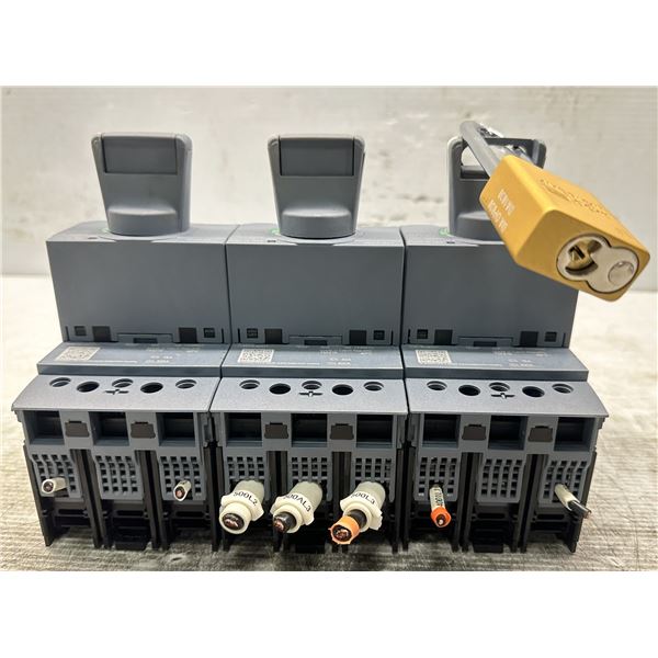 (3) Siemens #3VA5195-6ED31-0AA0 / 3VA9137-0EK11 Circuit Breakers