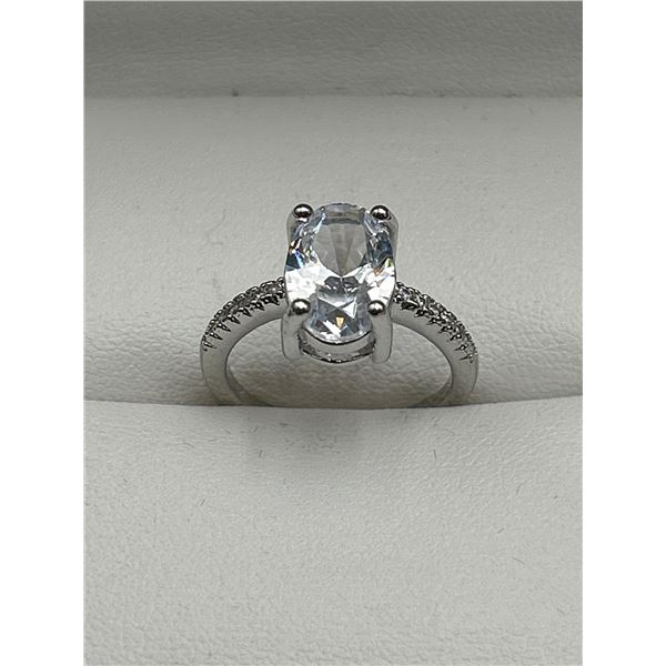 Ladies 2.0 Carat Oval Cut Solitaire engagement ring