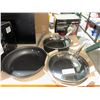 Image 1 : Kirkland Signature 5-Piece Cookware Set with Pans and Lids