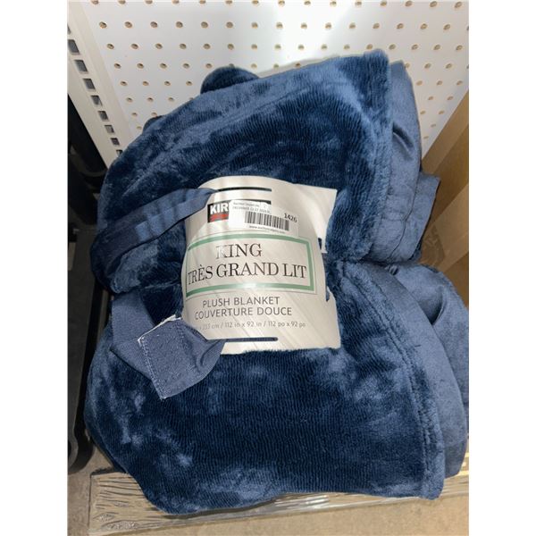 King-Sized Plush Blanket 112 x 92 Inches by Kirkland