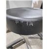 Image 4 : Master Massage Equipment Stool with Rolling Base