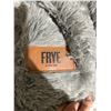 Image 3 : Frye King Blanket With 2 Pillow Cases, 100% Polyester