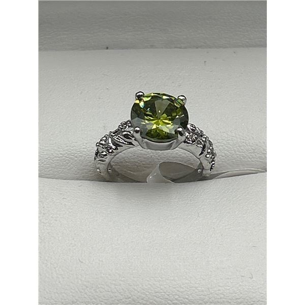 Ladies 2.0 Carat Brilliant Cut Peridot Solitaire Ring