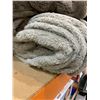 Image 2 : Soft Gray Sherpa-Style Blanket