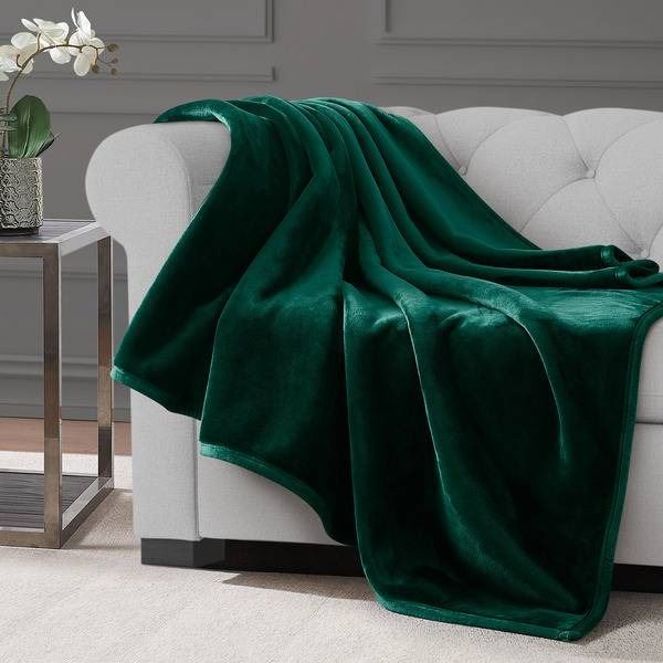 Green Velvet Throw Blanket by Royal Velvet Model 1796305