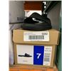 Image 2 : Costco D31 Black Slides, Size 7