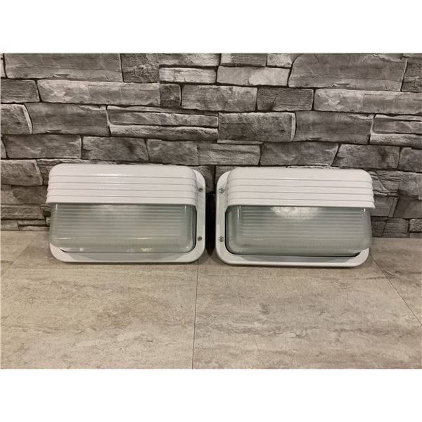 Lot of 2 Outdoor Lights White